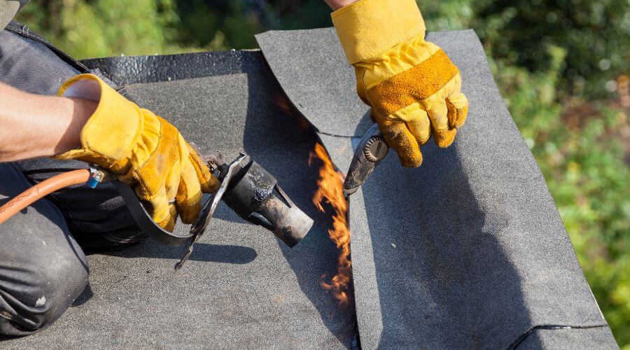 Professional gutter cleaning in Moosup, CT